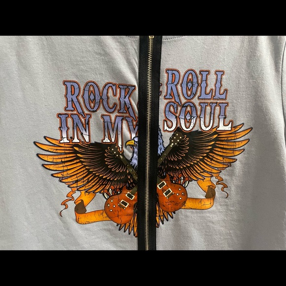 Letter graphic zip detail crop tee - Picture 2 of 5